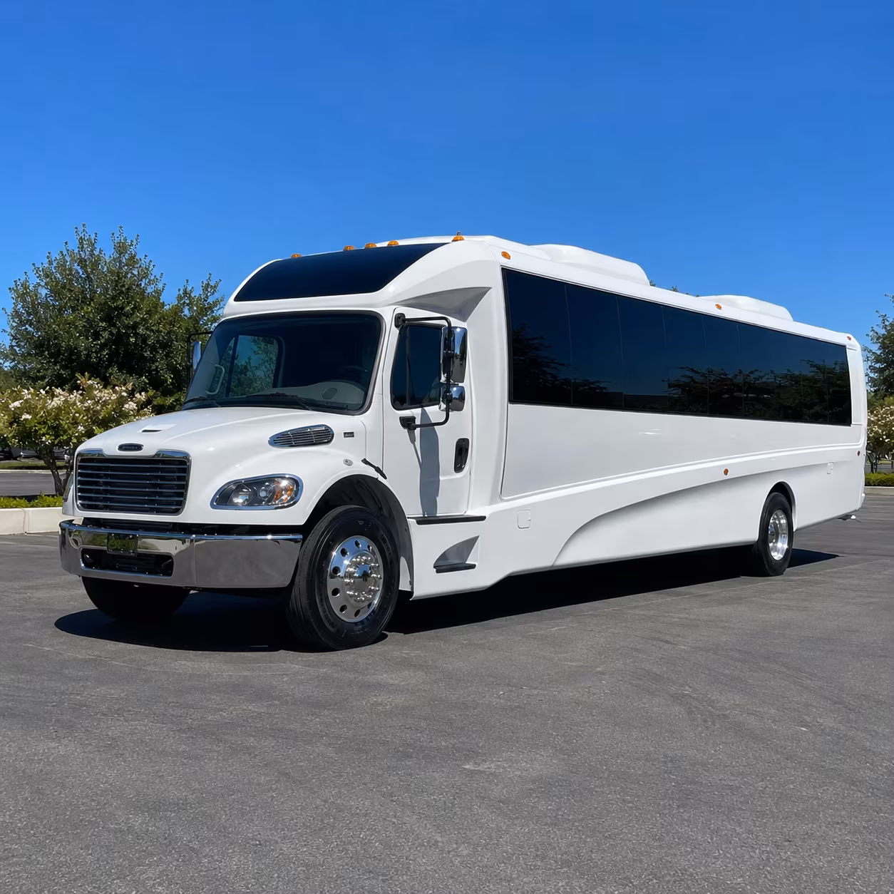 danbury 28 passenger minibus