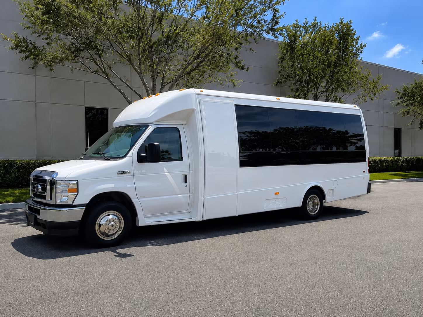 hotel to venue shuttle buses for danbury conferences and trade shows