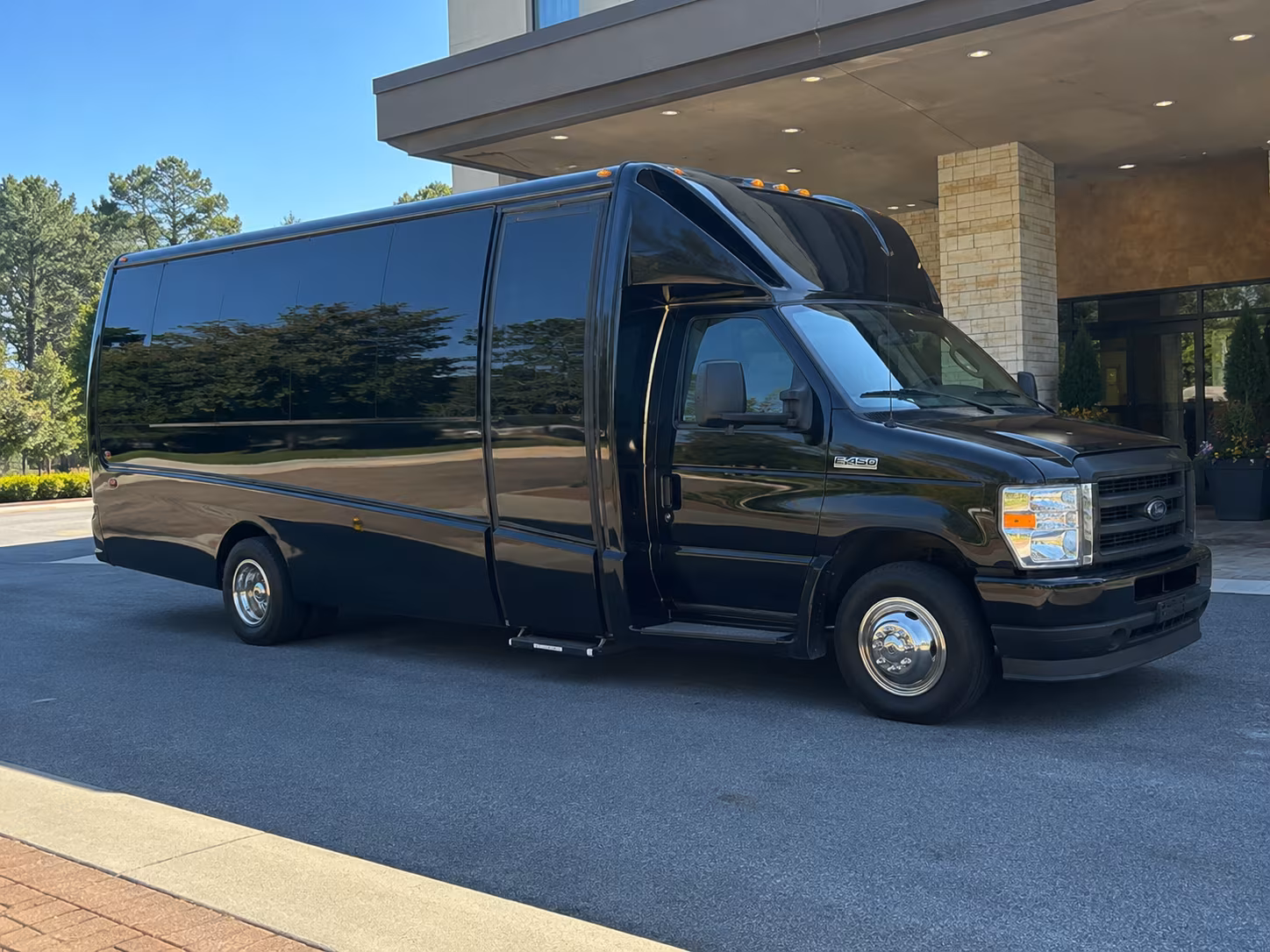 shuttle buses to the ridgefield playhouse and nearby theater venues
